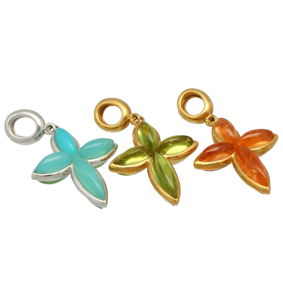 18 Krt. Kruis gezet met edelstenen, prijs per stuk