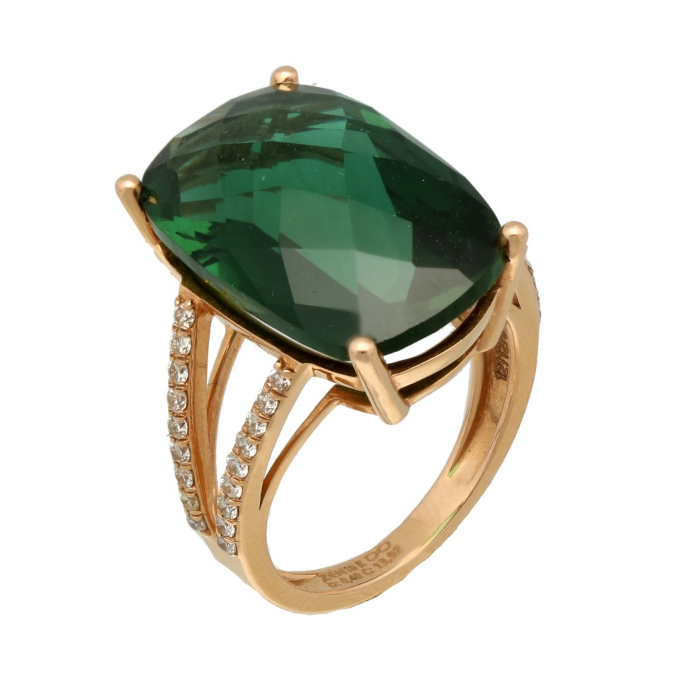 18 krt rosegouden ring met donkergroene agaat en briljanten.
