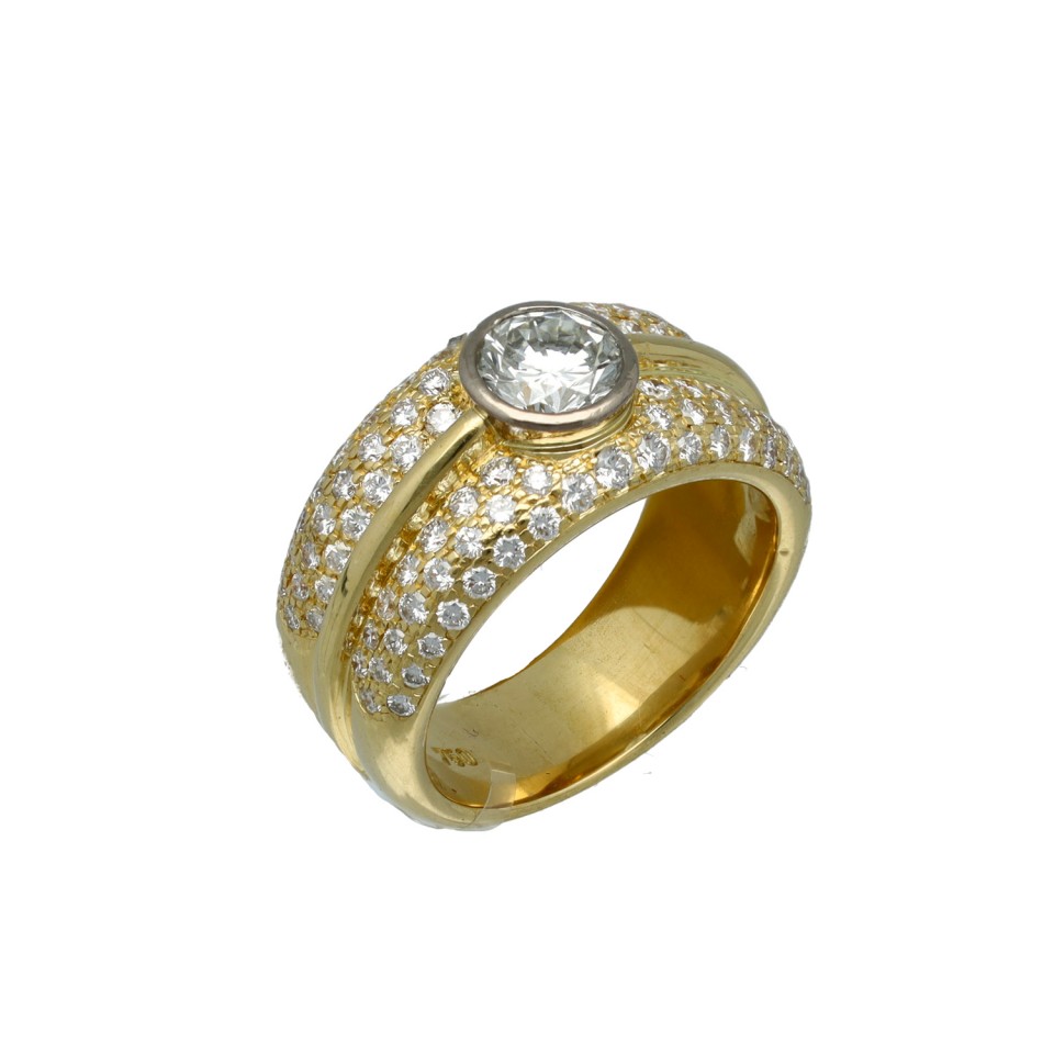 18 Krt Fantasie Briljant ring. Totaal circa 2.25 Ct