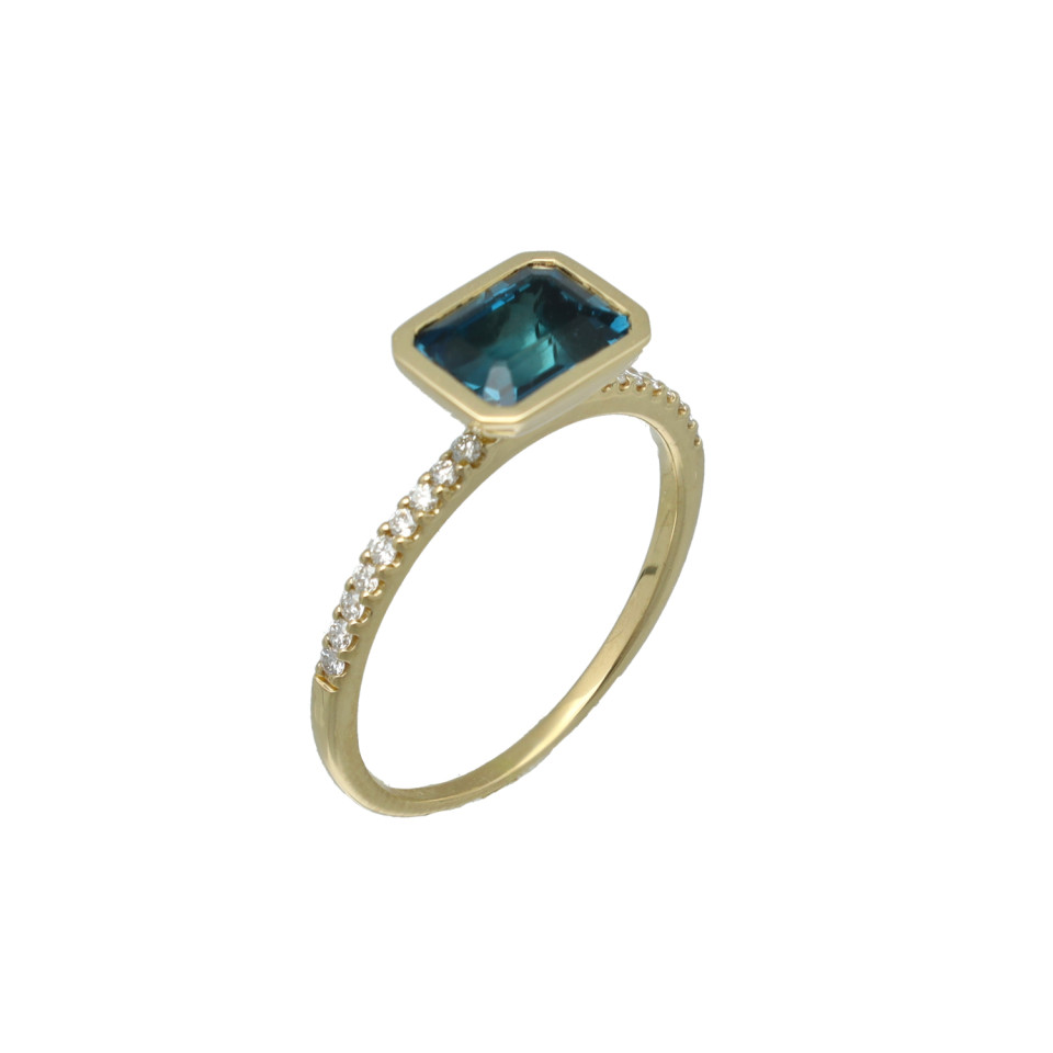 14 Krt Ring met Diamant en London Blue Topaas.