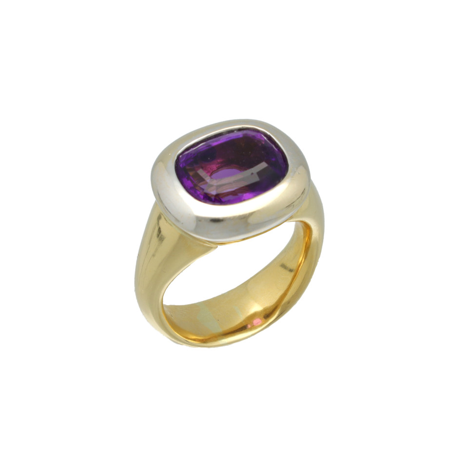 Geelgouden ring  met Amethist