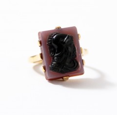 14 krt Geelgouden ring met Carneool & Onyx ca. 1950