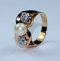Antiek gouden ring met Roosdiamant en Parel
