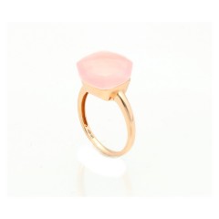 18 Krt. Rosegouden ring gezet met rosequartz