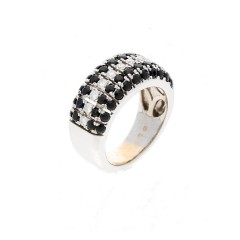 18 Krt. Witgouden ring met Briljant & donkere blauwe Saffieren