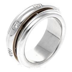 18 Krt. Witgouden Piaget Possession ring met Briljanten