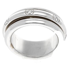 18 Krt. Witgouden Piaget Possession ring met Briljanten