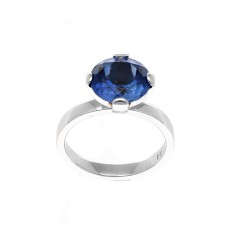 14 Krt. Witgouden ring gezet met Blauwe saffier 