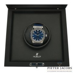 Hublot classic fusion Blue 42mm Titanium