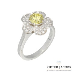 18 Krt ring Fancy Color Diamant 0.85 Ct 