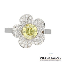 18 Krt ring Fancy Color Diamant 0.85 Ct 