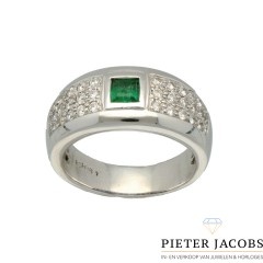 18 krt witgouden ring met briljanten en smaragd. 