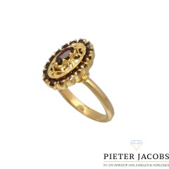 18 Krt Gouden Vintage ring bezet met Granaat