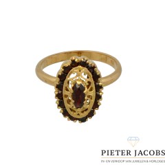 18 Krt Gouden Vintage ring bezet met Granaat