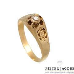 Antiek gouden ring met diamant.