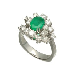 Witgouden entourage ring met Diamant en Smaragd