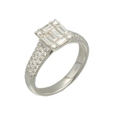 Witgouden Entourage ring met Briljant en Baguette.Totaal 0.96 Ct.