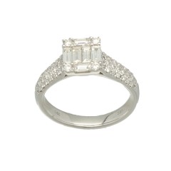 Witgouden Entourage ring met Briljant en Baguette.Totaal 0.96 Ct.