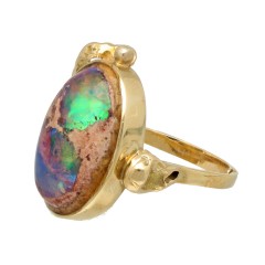 14 krt. gouden ring met gekleurde Opaal, handwerk