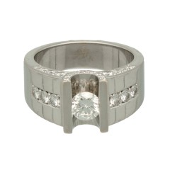 18Krt. Exclusieve handgemaakte ring met briljant 0.65Ct. 