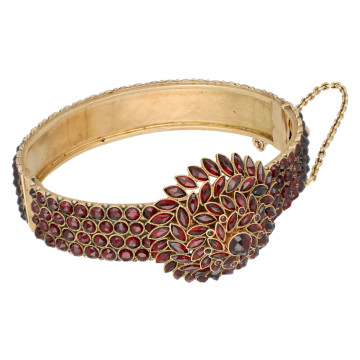 Antieke armband 14 Krt. goud gezet met Granaat 