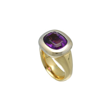 Geelgouden ring  met Amethist