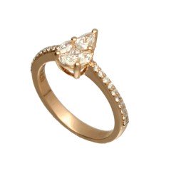 18 krt. ring RosÃ©gouden met diamanten.