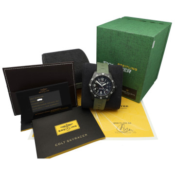 Breitling Colt Skyracer 44 Carbon Black/Green Rubber