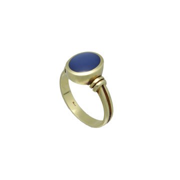 Geelgouden ring met ovale stersaffier.