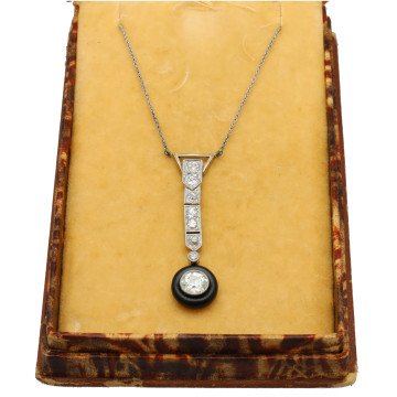 Platina art-deco hanger met diamant en onix